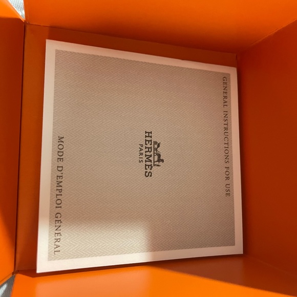 Hermès Kelly Watch , lightly worn ,in box .Price is firm🌺🌼🌸 - Picture 8 of 10